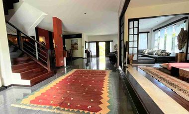 Villa Mewah 2 Lantai Puri Gading Jimbaran Gaya Tropis Full Furnish