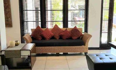 Villa Mewah 2 Lantai Puri Gading Jimbaran Gaya Tropis Full Furnish