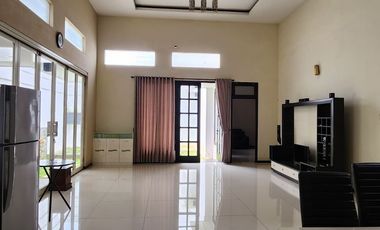 Di jual Rumah Mewah Boulevard Perum Araya Golf Malang