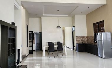 Di jual Rumah Mewah Boulevard Perum Araya Golf Malang