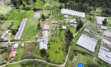 En venta terreno rural sector Villonaco bajo, a pasos de la via nueva a Catamayo