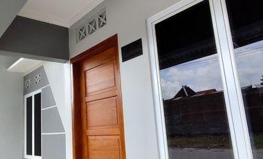 RUMAH BARU CLUSTER SUKOHARJO MULAI 300 JUTAAN! FREE PPN & BALIK NAMA