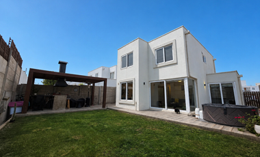 SE ARRIENDA CASA DENTRO DE CONDOMINIO EN CURAUMA