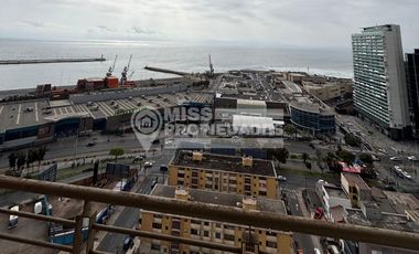 ARRIENDO DEPARTAMENTO FRENTE MALL REMODELADO AMOBLADO CON VISTAS AL MAR