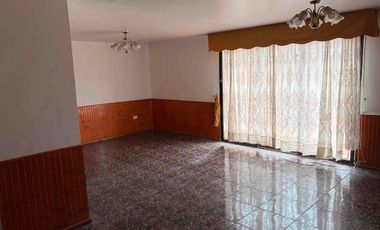 Arriendo casa amplia