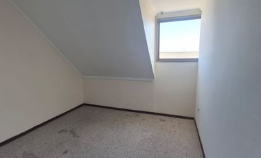 Casa en Venta: $190.000.000 – Condominio Las Catalpas, Maipú