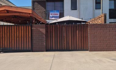 Casa en Venta: $190.000.000 – Condominio Las Catalpas, Maipú