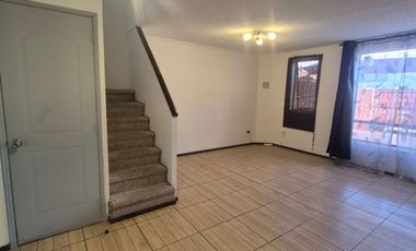 Casa en Venta: $190.000.000 – Condominio Las Catalpas, Maipú