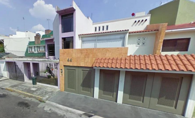 Casa en excelentes condiciones en remate bancario