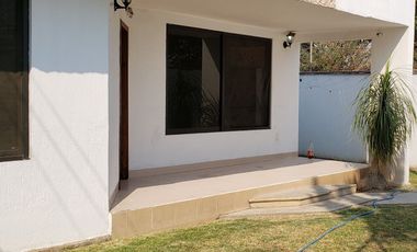 Excelente Oportunidad! Casa en Venta en Esquina Cuautla, Morelos Fracc. Volcanes. Ideal para habitar, invertir o remodelar a tu gusto