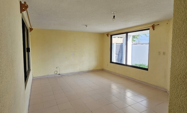Excelente Oportunidad! Casa en Venta en Esquina Cuautla, Morelos Fracc. Volcanes. Ideal para habitar, invertir o remodelar a tu gusto