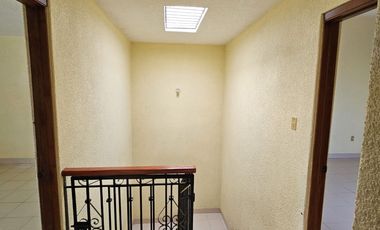 Excelente Oportunidad! Casa en Venta en Esquina Cuautla, Morelos Fracc. Volcanes. Ideal para habitar, invertir o remodelar a tu gusto