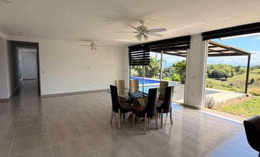 VENTA CASA CAMPESTRE EN HACIENDA CARMELITA CERRITOS -  PEREIRA