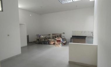 Sewa Rumah usaha komersil di Jalan Raya Kranggan - Tembok Dukuh