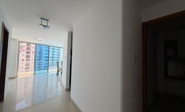 SAN LORENZO: AMOBLADO EN EDIFICIO FRENTE AL MAR CON PISCINA Y ROOFTOP