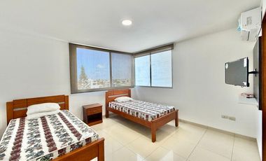 SAN LORENZO: SIN MUEBLES EN EDIFICIO FRENTE AL MAR CON PISCINA Y ROOFTOP