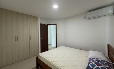 SAN LORENZO: SIN MUEBLES EN EDIFICIO FRENTE AL MAR CON PISCINA Y ROOFTOP