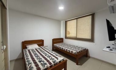 SAN LORENZO: SIN MUEBLES EN EDIFICIO FRENTE AL MAR CON PISCINA Y ROOFTOP