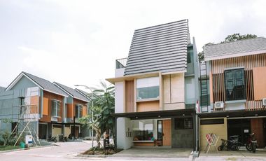 Rumah Baru 2 Lantai Tepi Danau Bernuansa Resort Bali Cicilan Mulai 4 Jutaan, Strategis 10 Menit ke Tol & Stasiun di Serpong - DP 0% & Free Biaya Biaya