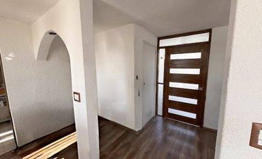 CASA DUPLEX EN VENTA CON EXCELENTE UBICACIÓN EN LOMAS VERDES