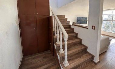 CASA DUPLEX EN VENTA CON EXCELENTE UBICACIÓN EN LOMAS VERDES