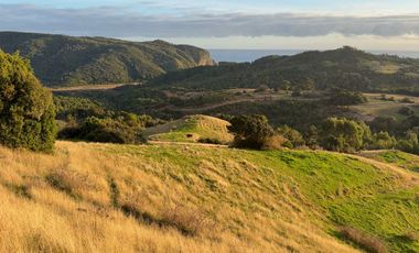 Campo en venta en Estaquilla con vistas privilegiadas al océano y conectividad excepcional