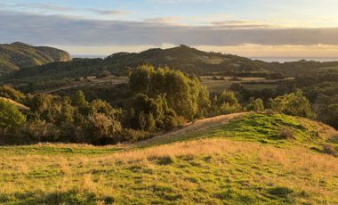 Campo en venta en Estaquilla con vistas privilegiadas al océano y conectividad excepcional