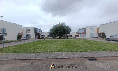 CASA EN VENTA EN CONDOMINIO, SECTOR AV. DE LOS MIGRANTES
