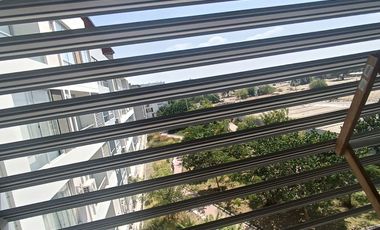 VENTA DEPA TOTALMENTE AMOBLADO Y EQUIPADO FRENTE A PARQUE