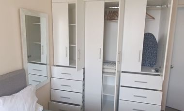 VENTA DEPA TOTALMENTE AMOBLADO Y EQUIPADO FRENTE A PARQUE