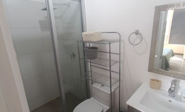 VENTA DEPA TOTALMENTE AMOBLADO Y EQUIPADO FRENTE A PARQUE