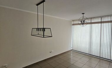 GRAN OPORTUNIDAD de vivir en acogedor departamento en primer piso 3 dormitorios, 2 baños, balcón.