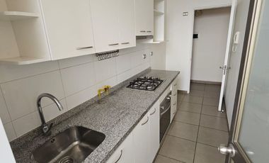 GRAN OPORTUNIDAD de vivir en acogedor departamento en primer piso 3 dormitorios, 2 baños, balcón.