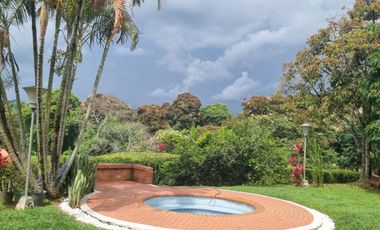 SE VENDE CASA DE LUJO EN QUINTAS DE SEVILLA 1 Y 2