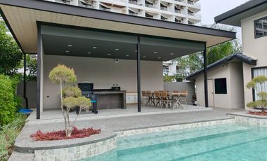 For rent poolvilla 1 km to Jomtien Beach 3 bedroom with office and maid room.