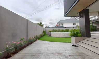 For rent poolvilla 1 km to Jomtien Beach 3 bedroom with office and maid room.