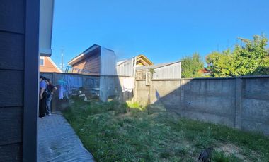 Casa 3D2B, suite, estar, patio techado. Gran luz y conectividad. Pasaje seguro.