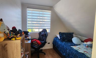 Casa 3D2B, suite, estar, patio techado. Gran luz y conectividad. Pasaje seguro.