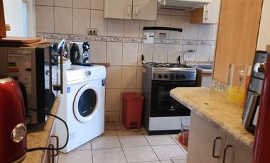 Casa 3D2B, suite, estar, patio techado. Gran luz y conectividad. Pasaje seguro.
