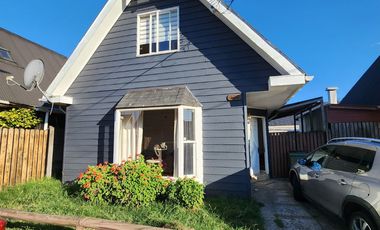 Casa 3D2B, suite, estar, patio techado. Gran luz y conectividad. Pasaje seguro.