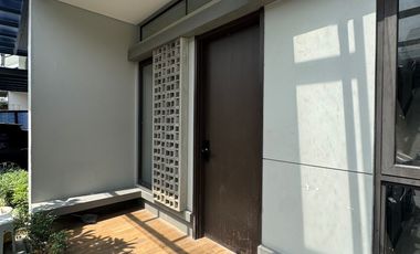 Y. R. DISEWAKAN RUMAH FURNISH SUMMARECON BANDUNG CLUSTER FLORA FURNISH SUDAH RENOVASI