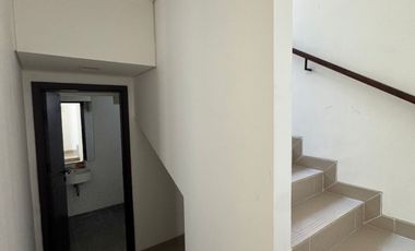 Y. R. DISEWAKAN RUMAH FURNISH SUMMARECON BANDUNG CLUSTER FLORA FURNISH SUDAH RENOVASI