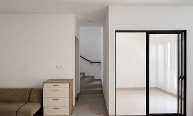 Y. R. DISEWAKAN RUMAH FURNISH SUMMARECON BANDUNG CLUSTER FLORA FURNISH SUDAH RENOVASI