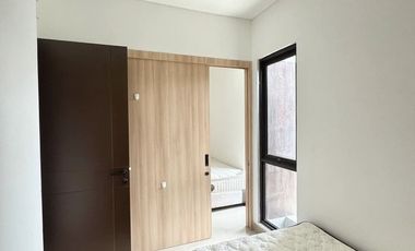 Y. R. DISEWAKAN RUMAH FURNISH SUMMARECON BANDUNG CLUSTER FLORA FURNISH SUDAH RENOVASI
