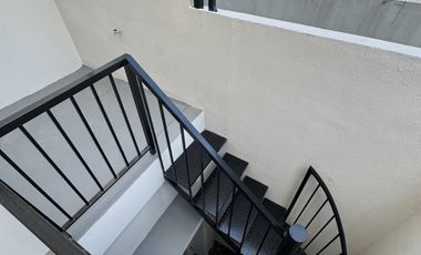 Y. R. DISEWAKAN RUMAH FURNISH SUMMARECON BANDUNG CLUSTER FLORA FURNISH SUDAH RENOVASI