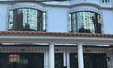 ALQUILO  CASA EN PRIMER PISO, COLINAS DEL BOSQUE, 3 CUARTOS, 3 BAÑOS, SALA GARAJE, COCINA INTEGRAL, PATIO