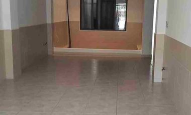 ALQUILO  CASA EN PRIMER PISO, COLINAS DEL BOSQUE, 3 CUARTOS, 3 BAÑOS, SALA GARAJE, COCINA INTEGRAL, PATIO