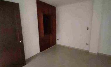 ALQUILO  CASA EN PRIMER PISO, COLINAS DEL BOSQUE, 3 CUARTOS, 3 BAÑOS, SALA GARAJE, COCINA INTEGRAL, PATIO