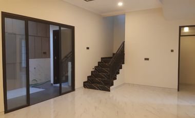 Rumah Baru Gress Modern Kontemporer di Wisma Permai, Galaxy Mall, Surabaya Timur