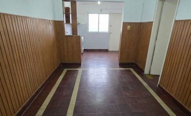 Estanislao Zeballos 4400, Casa y Dos Locales - 3 Dorm, 1 Baño, Cocina.